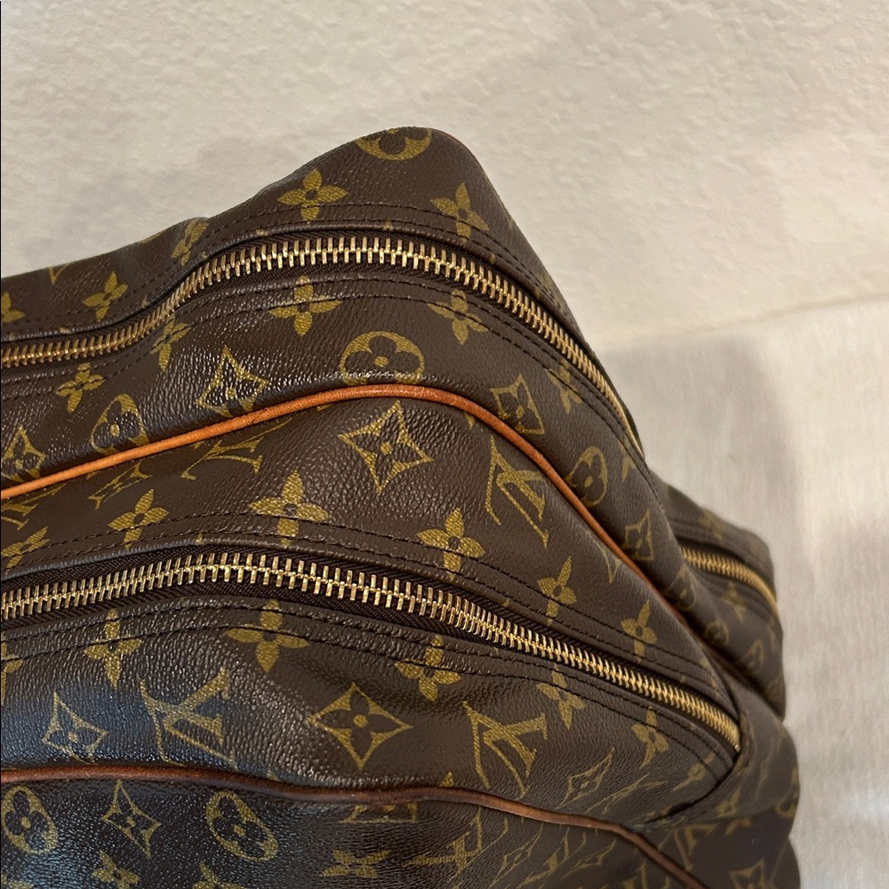 Kabul leather travel bag
Louis Vuitton Brown and Tan - Picture 6 of 17